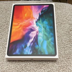 Apple iPad Pro 12.9 4th Gen Box